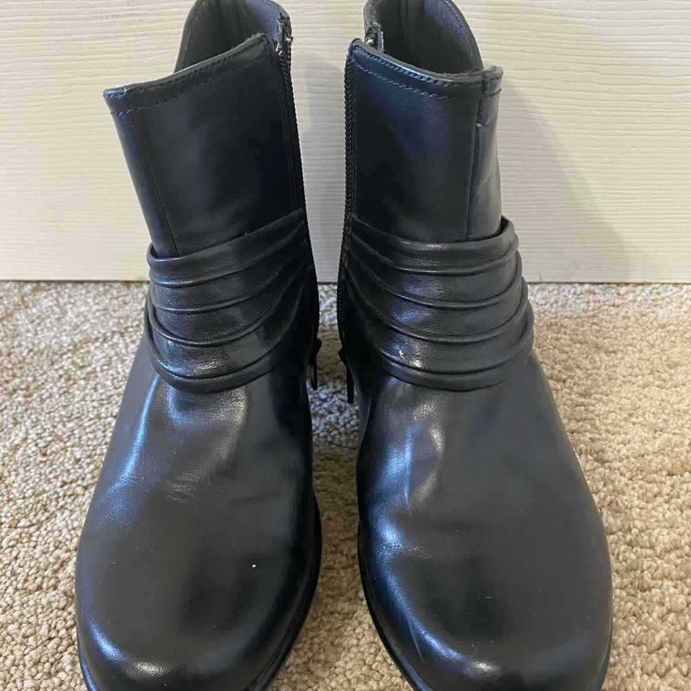 Short boots
